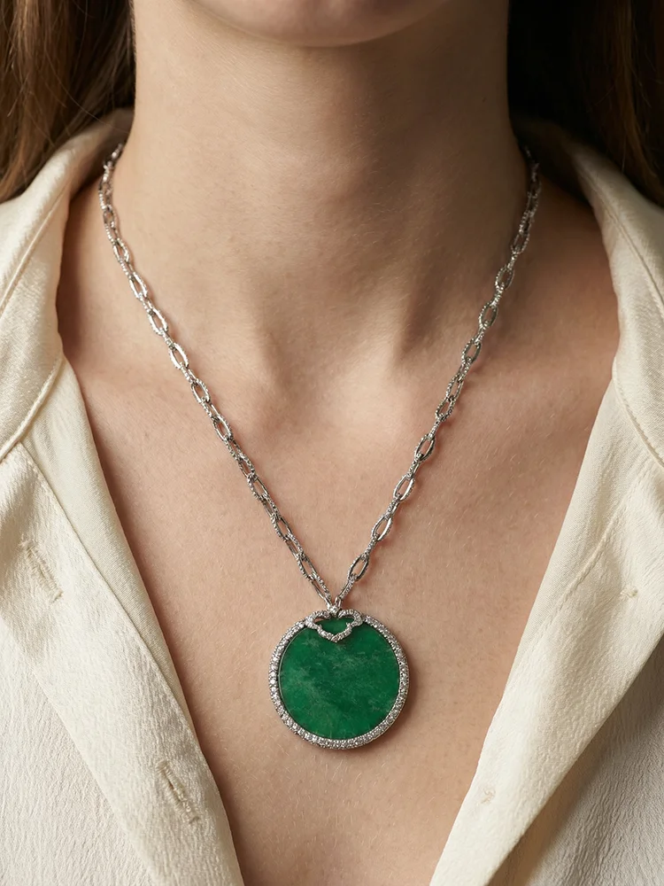 Vintage Round Pendant Necklace, Rich Green Stone Medallion with Crystal Border, Elegant Retro Silver Tone Neck Jewelry for Women