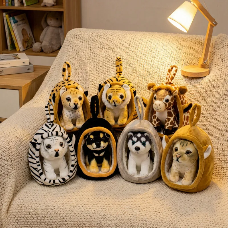 Animal de peluche Kawaii de 18cm, jirafa, Tigre, León, peluches, muñeca suave en un bolso de nido, bonito perro pequeño, juguete de peluche, regalo para niña y niño