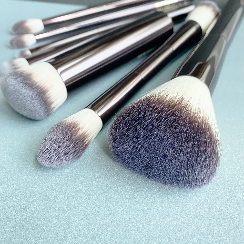 Hourglass Makeup Brushes Set VEGAN Travel Set with a pouch Soft Synthetic Hair Metal Handle Deluxe Cosmetics Brush Kit