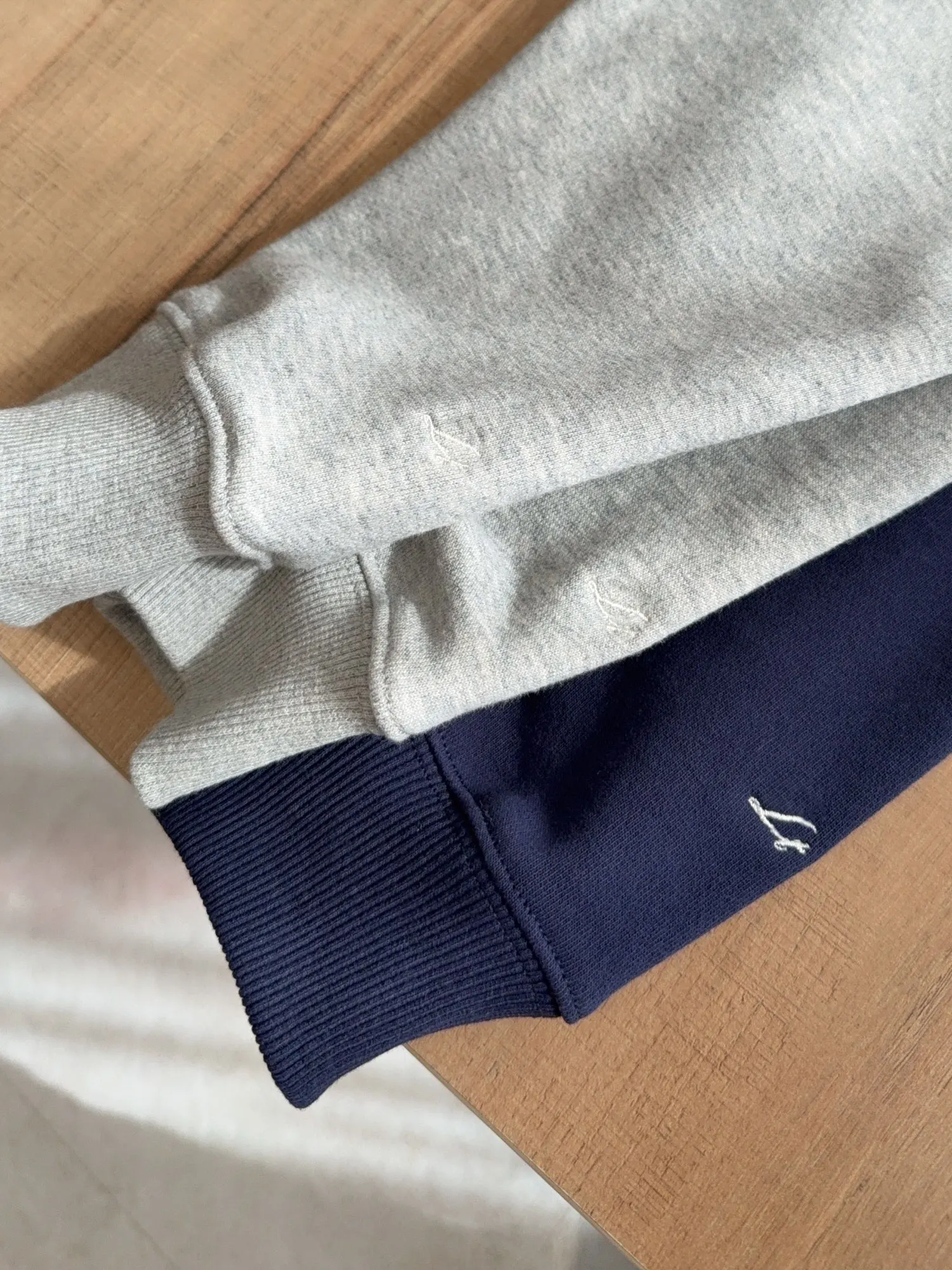 Mole F de Aodão com Gola Redonda e Manga Longa, Estilo Tubo Reto, Bordado Retrô DUN, Nova Coleção Primavera 2025 ...