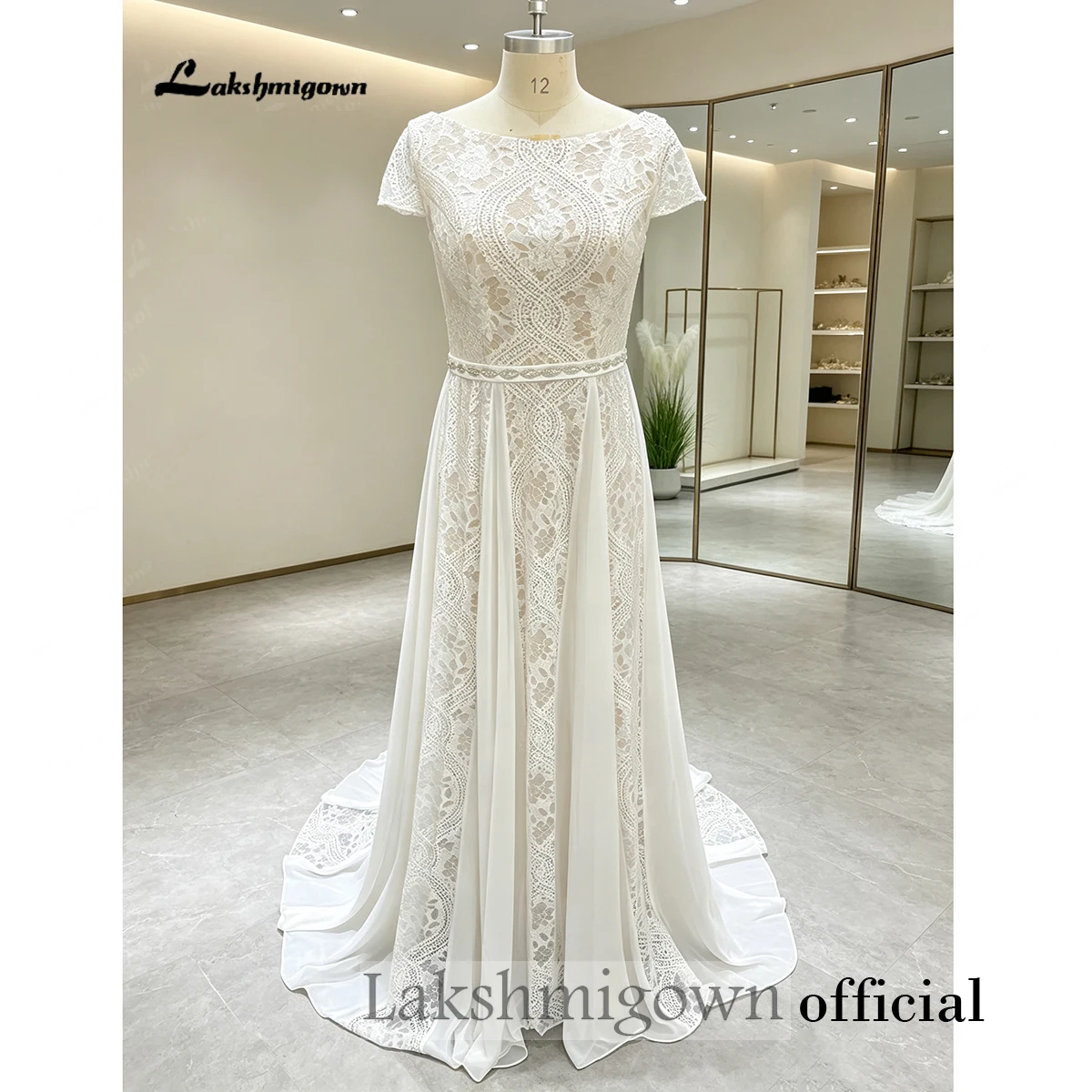 Lakshmigown Boho Spitzen-Chiffon-Hochzeitskleid mit Bateau-Ausschnitt, kurzen Ärmeln, perlenbesetzter Schärpe, A-Linie, Schleppe, Brautkleid nach Maß – Detail 5