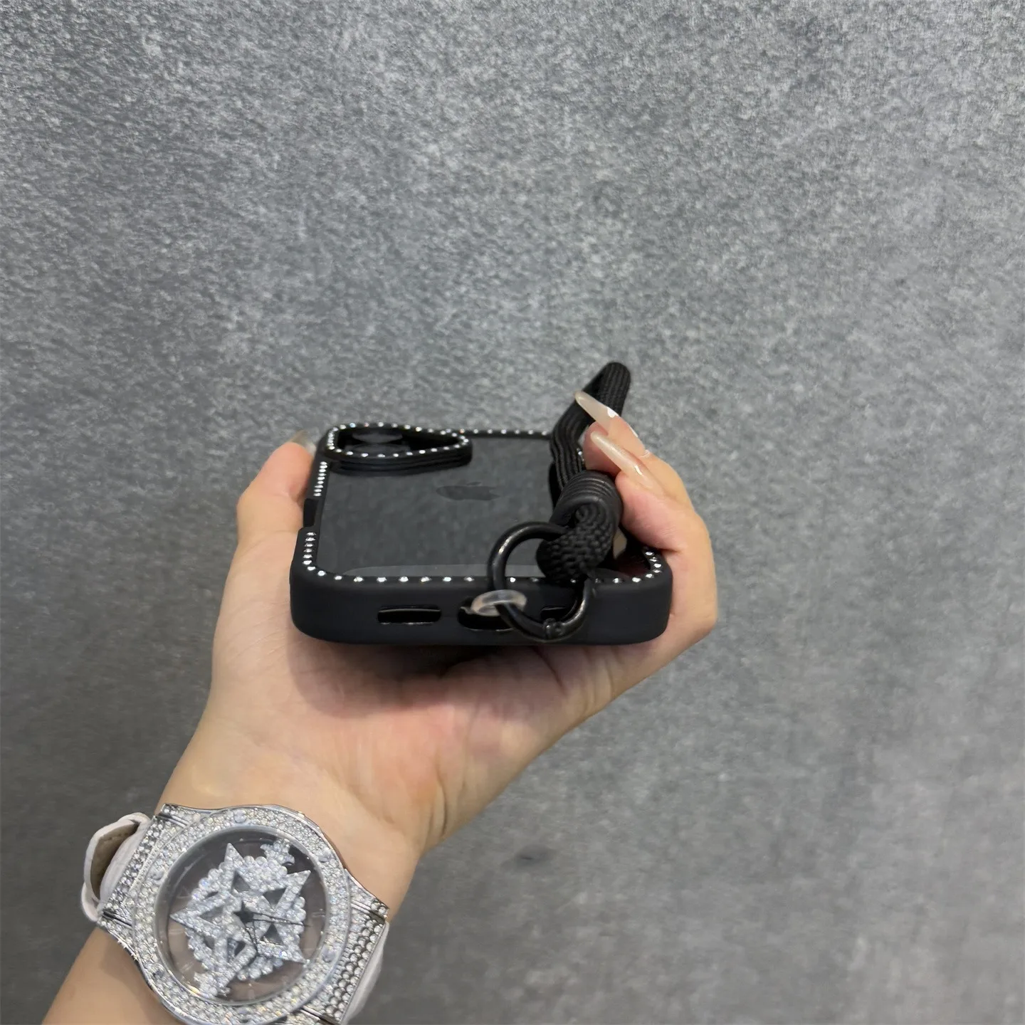 Рисунок 5 - Прозрачный чехол для телефона с