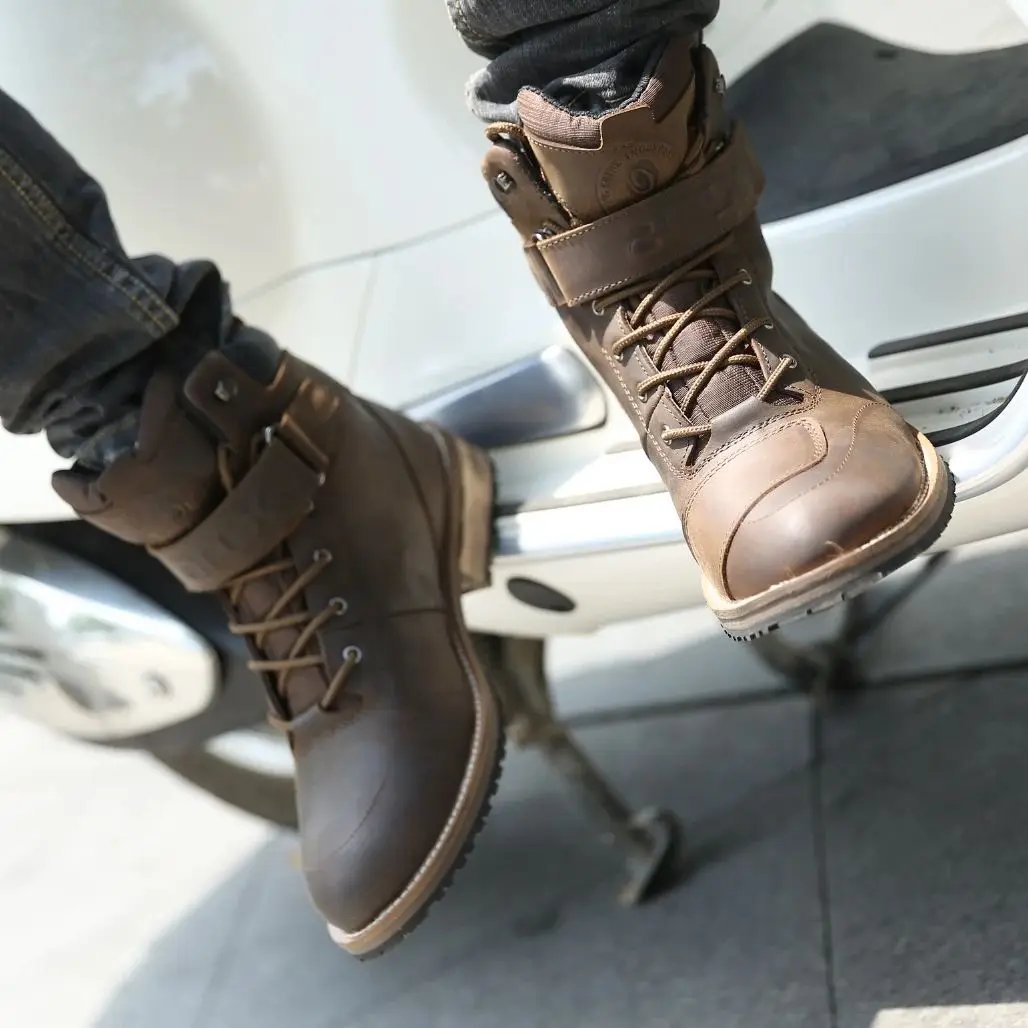 

Men's All-Season Vintage Cowhide Leather Motorcycle Riding Boots Waterproof Breathable Anti-Slip Protective
