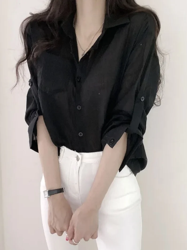 قميص صيفي أنيق أبيض بأكمام طويلة للحماية من الشمس، قميص خفيف الوزن بياقة واحدة وزر واحد، قميص نسائي عصري بأكمام فقاعية