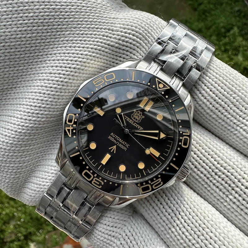 

STEELDIVE Men Automatic Watch 42mm Mechanical Wristwatch Diver 300M Waterproof C3 Luminous Sapphire Mirror NH35 Ceramic Bezel