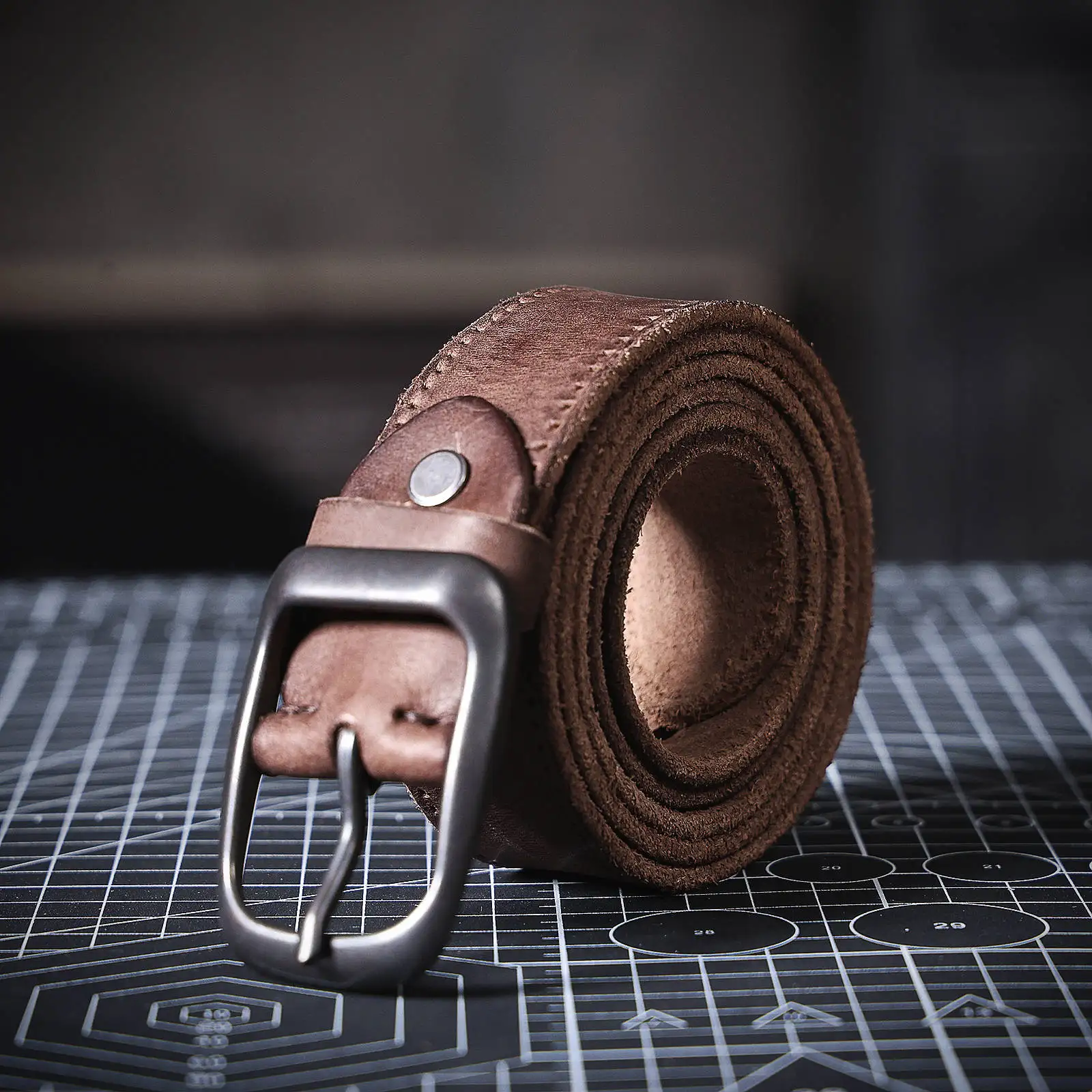 Echtleder-Herrengürtel aus Rindsleder, italienisches dickes Leder mit Geschenkbox, vielseitiger Retro-Jeansgürtel für Herren, ideale Wahl als Geschenk. – Detail 14