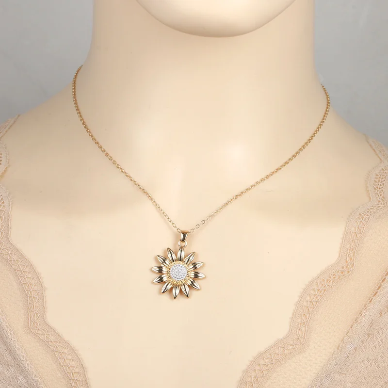 New Double Tone Sunflower Pendant Collar Chain Card Short Necklace