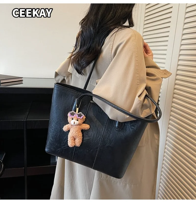 

CEEKAY Women's Tote Bag Black Soft PU Leather Large Shoulder Handbag Sunglasses Bear Pendant Daily Casual Sweet Style