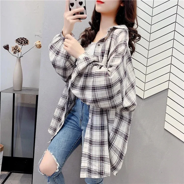 

plus Size Women's Summer Shirt Jacket Thin Plaid Loose Sun Protection Long Sleeve Collar High Waist Button up Cardigan
