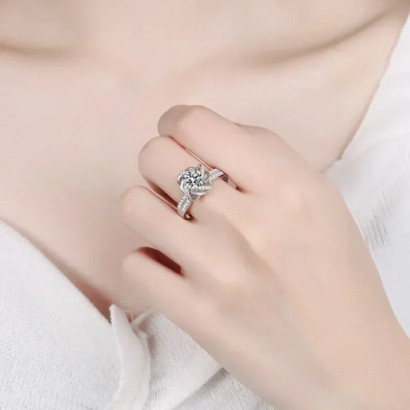 Elegant Design Spiral Rose Best Gift 1/2 CT Moissanite Ring 18K White Gold Wedding Exquisite Band for Engagement Proposal