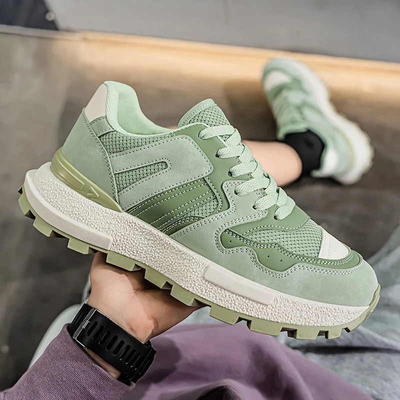 

The new trend of durable and comfortable men's casual sports shoes available in three colors for the autumn of 2025