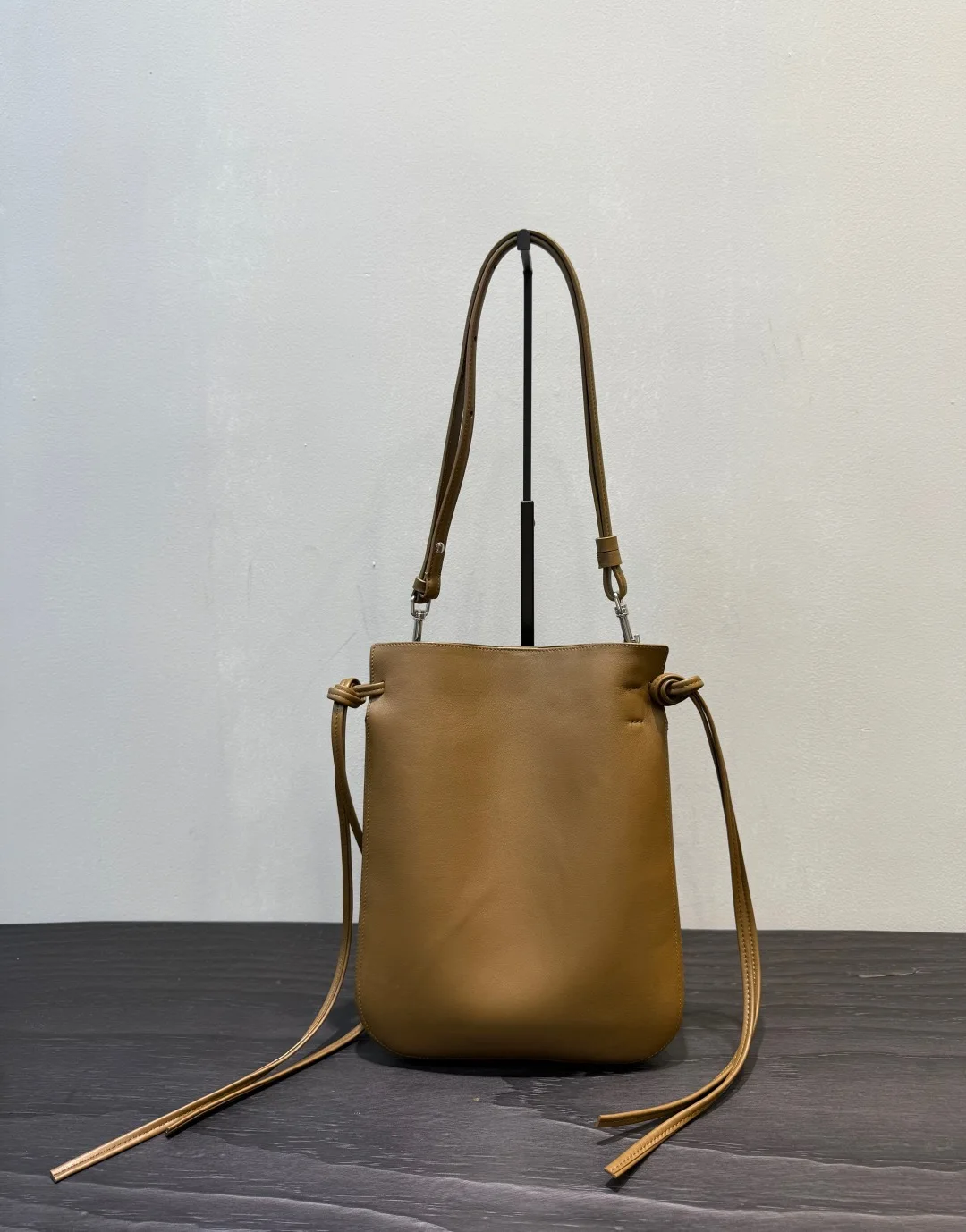 

2025 women top quality Black calf leather custom-made hardware single-shoulder crossbody bag with handcrafted fringes