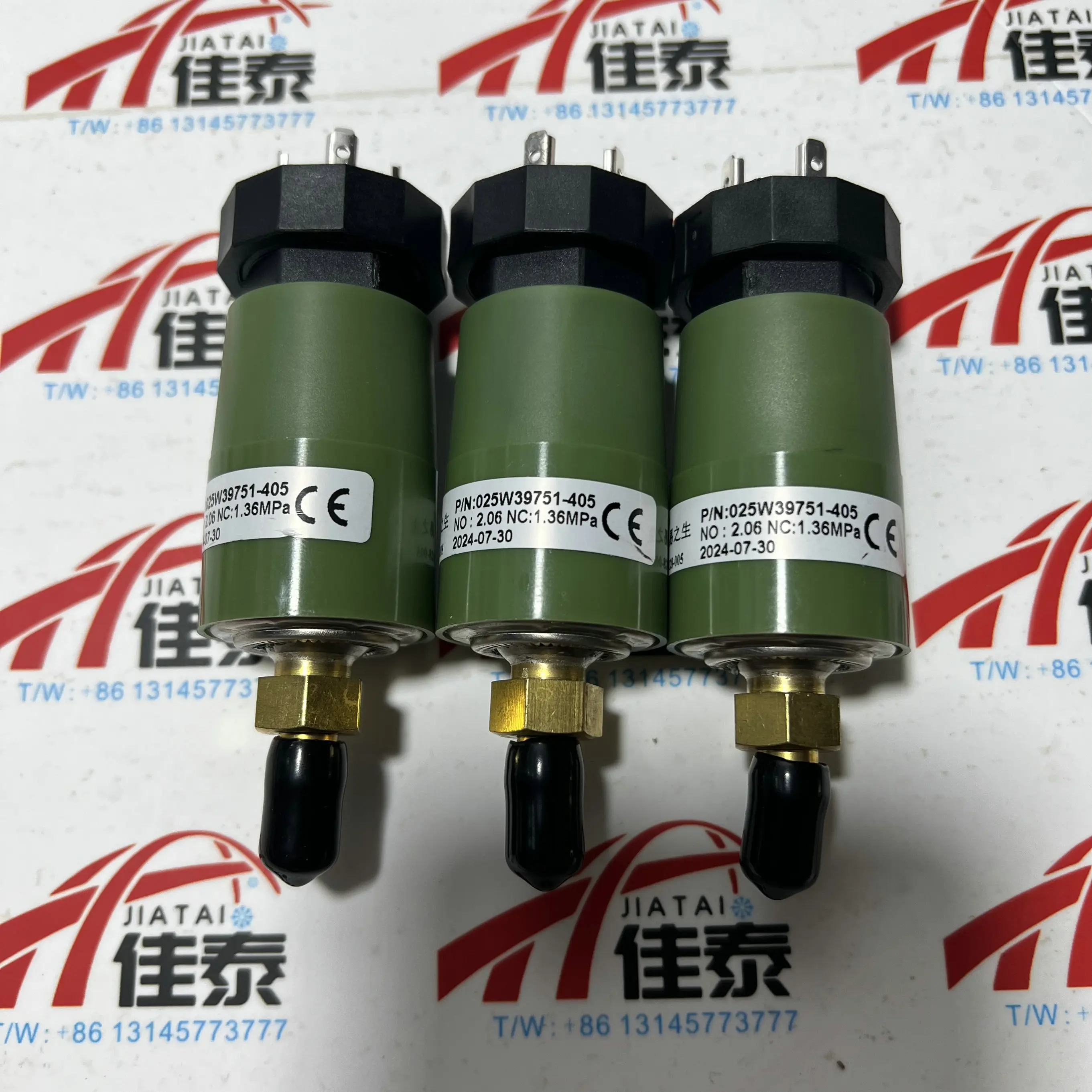 025W39751-405 Differential Pressure Switch for HVAC/R Equipment High-Quality Replacement Part