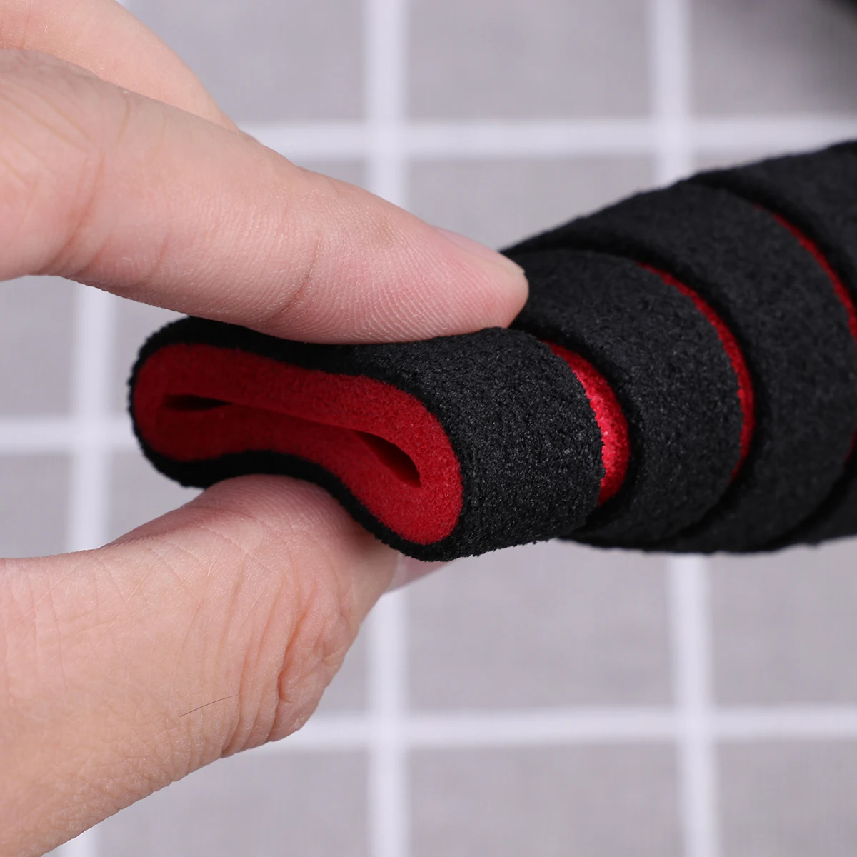 

Sponge Handlebar Grips Non-Slip Bike Grips For Mountain Electric Folding Scooter Cruiser Bikes Fit All Types