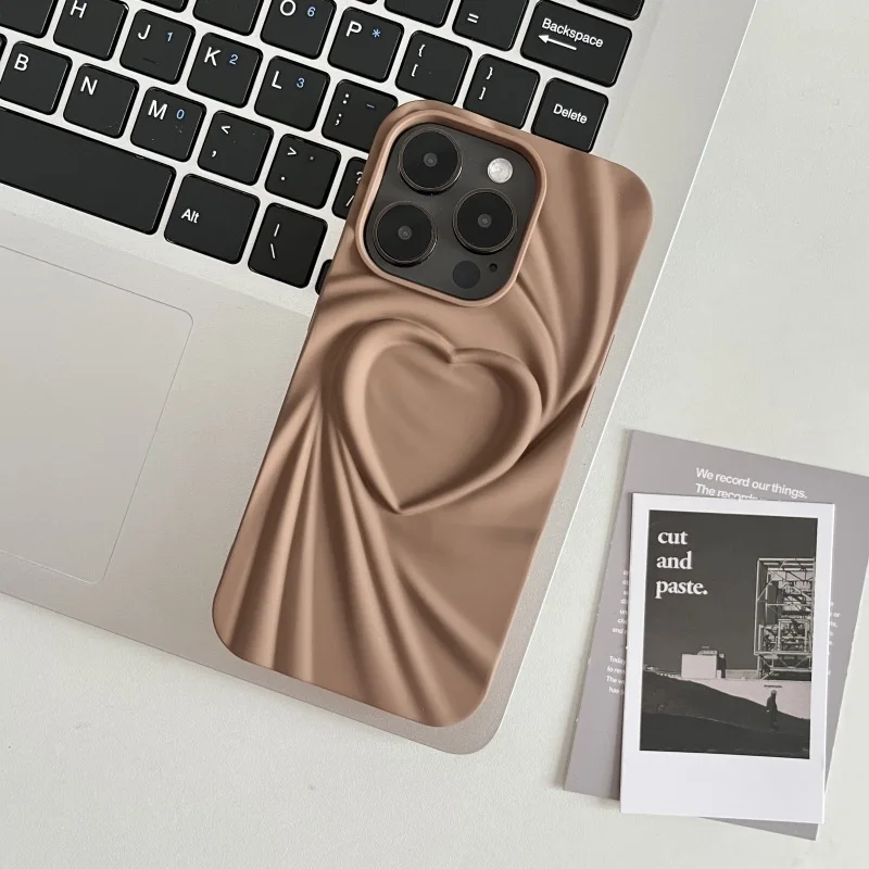 3D Ins style pleated heart suitable for iPhone 14, Apple 15, Promax phone case, skin feel, solid color, 13/11