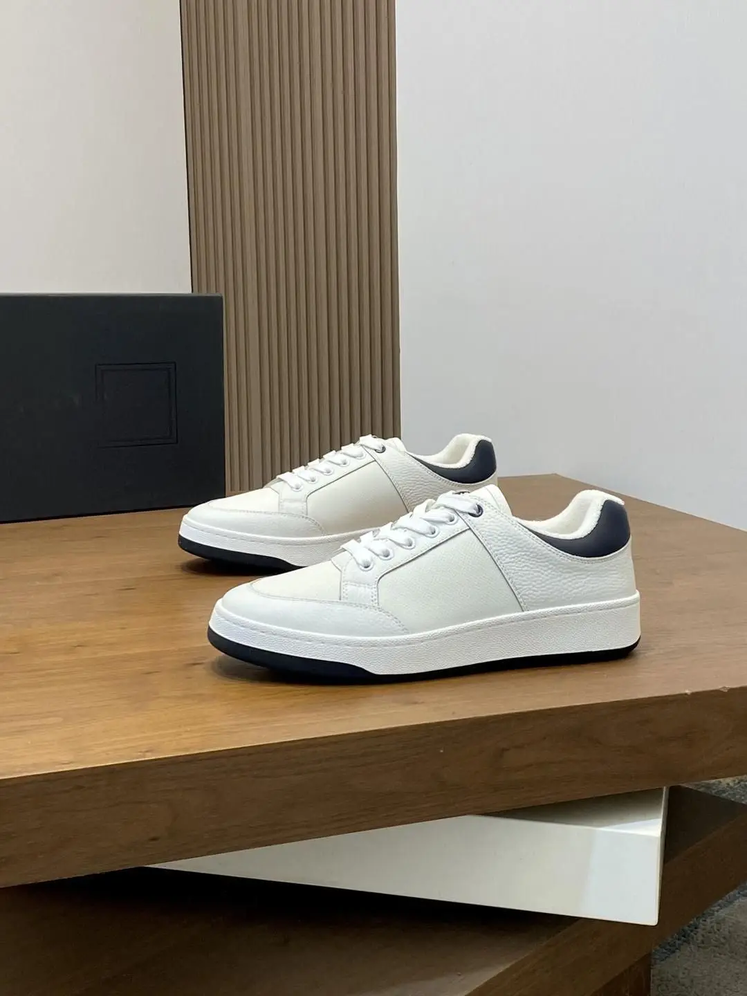 Unisex Fashion Lace Up Board Sneakers Bi-color Leather Upper Soft Inner Lining Thick Flat Sole All Match Footwear