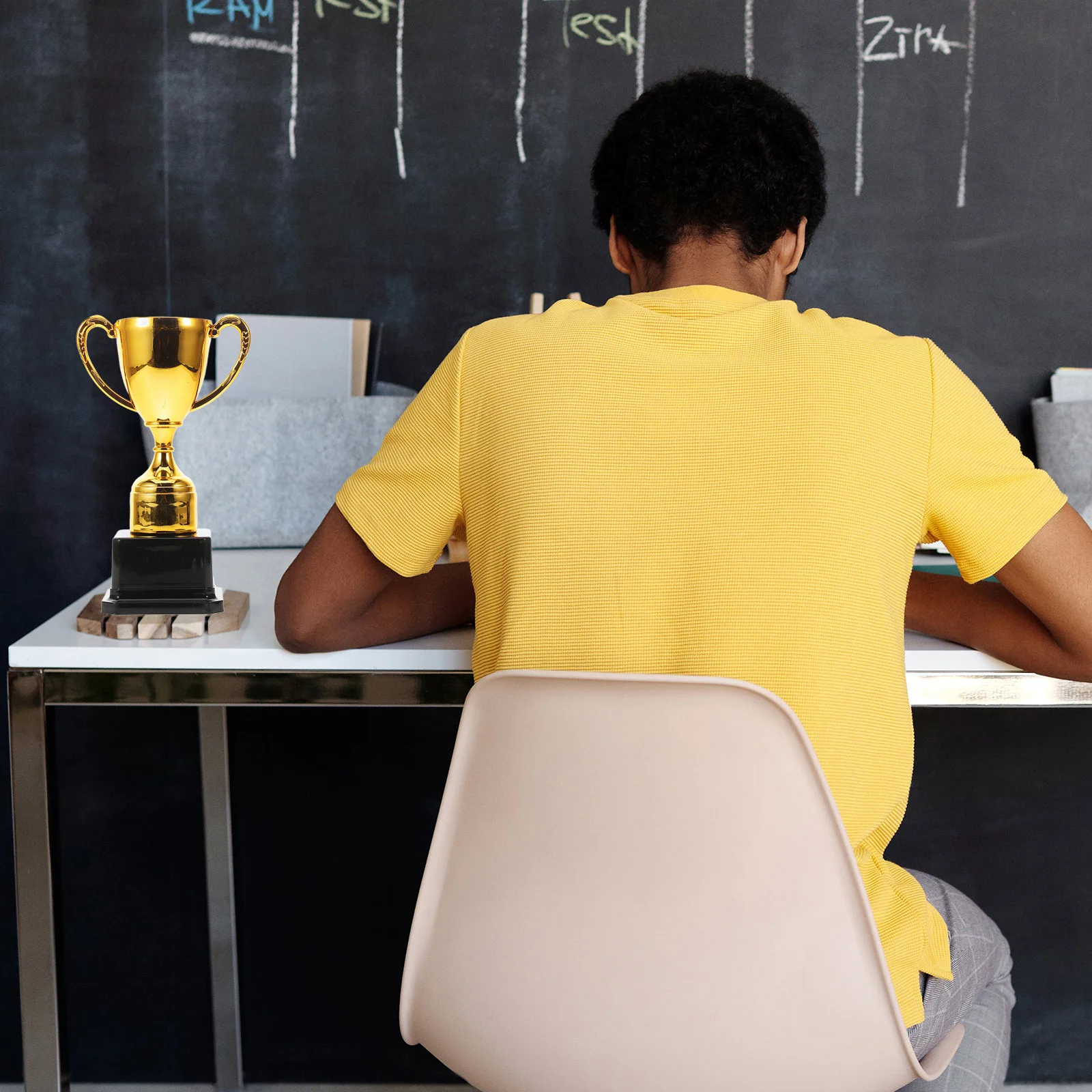 

1 pc Mini Trophy Cup Plastic Reward Prize Award Classroom Supplies Spelling Banquet Party Celebration Creative