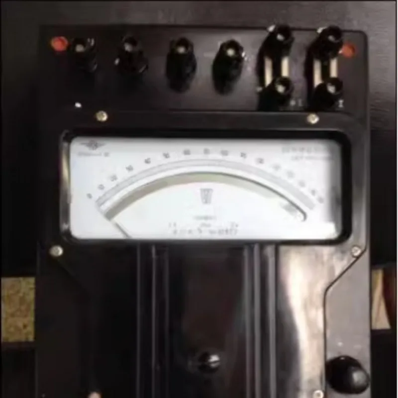 D26-W single-phase watt meter power meter 10-20A/150-300-600V 0.5-level pointer standard meter