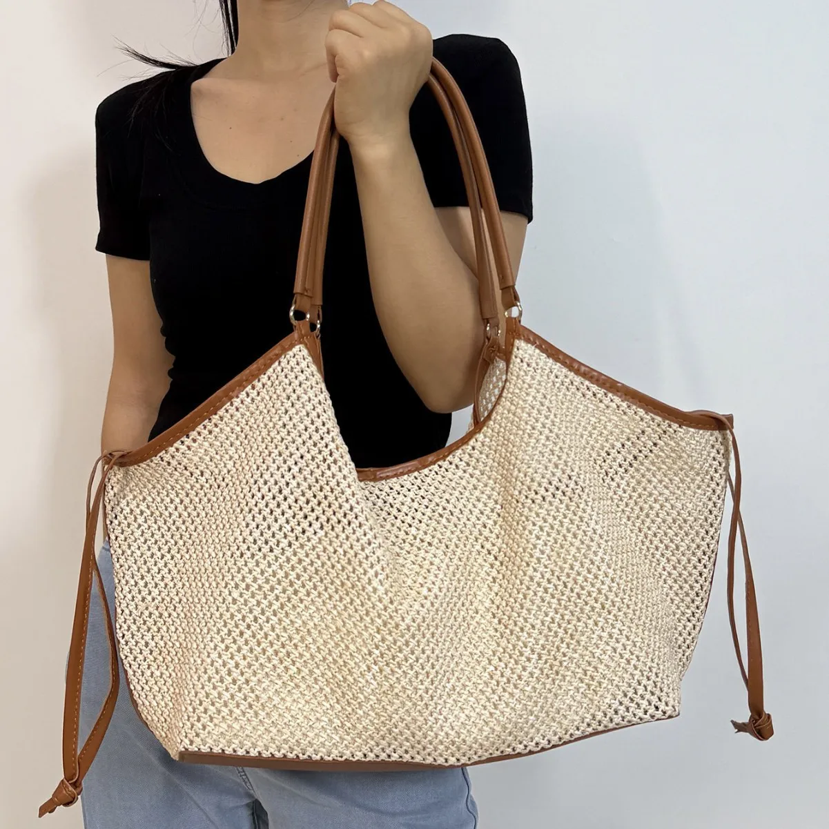 

Large Capacity Hollow Mesh Wing Bags for Women Handbag Luxury Designer Shoulder Bag Travel Beach Bag Top Handle Shopper Tote NEW