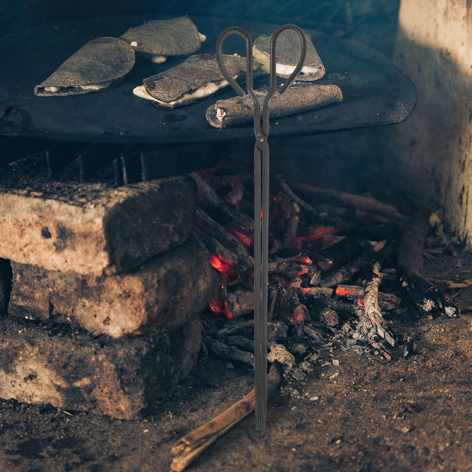 

Extra Long Heavy Duty Iron Fire Tong Thickened Firewood Picker Charcoal Stick Grabber for Fireplace Bbq Campfire