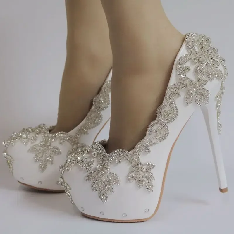 

2023 модные женские свадебные туфли на высоком каблуке, непромокаемые женские туфли-лодочки из искусственной кожи со стразами на платформе, с круглым носком, на тонком каблуке 14 см