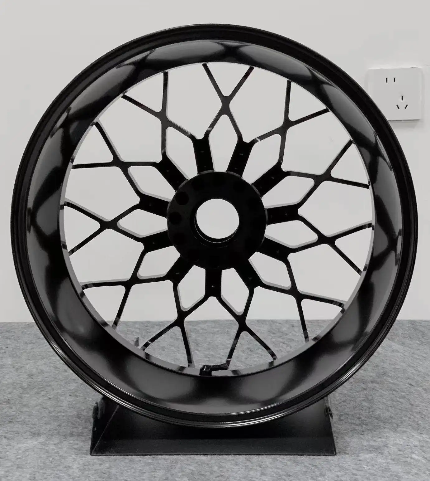 V4 Series Forged Wheels - Custom CNC Aluminum Alloy Modified Wheel Hub for Motorcycle Racing 2