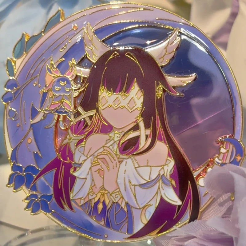 

Брошь-значок для косплея Колумбины (Месячной Девы) из игры Genshin Impact, коллекционная фигурка, значок на лацкан, аксессуар для сумки и рюкзака, милый реквизит