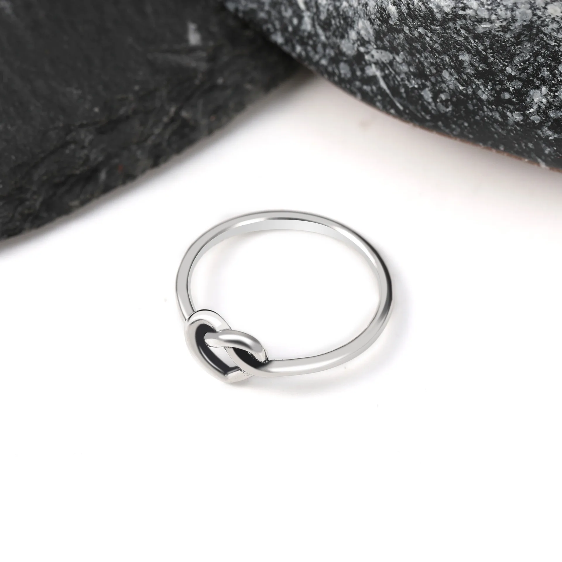 S925 Silver Interlocked Heart Knot Ring Polished Love‑Infinity Finger Ring Minimalist Dainty Stackable Jewelry Gift for Women