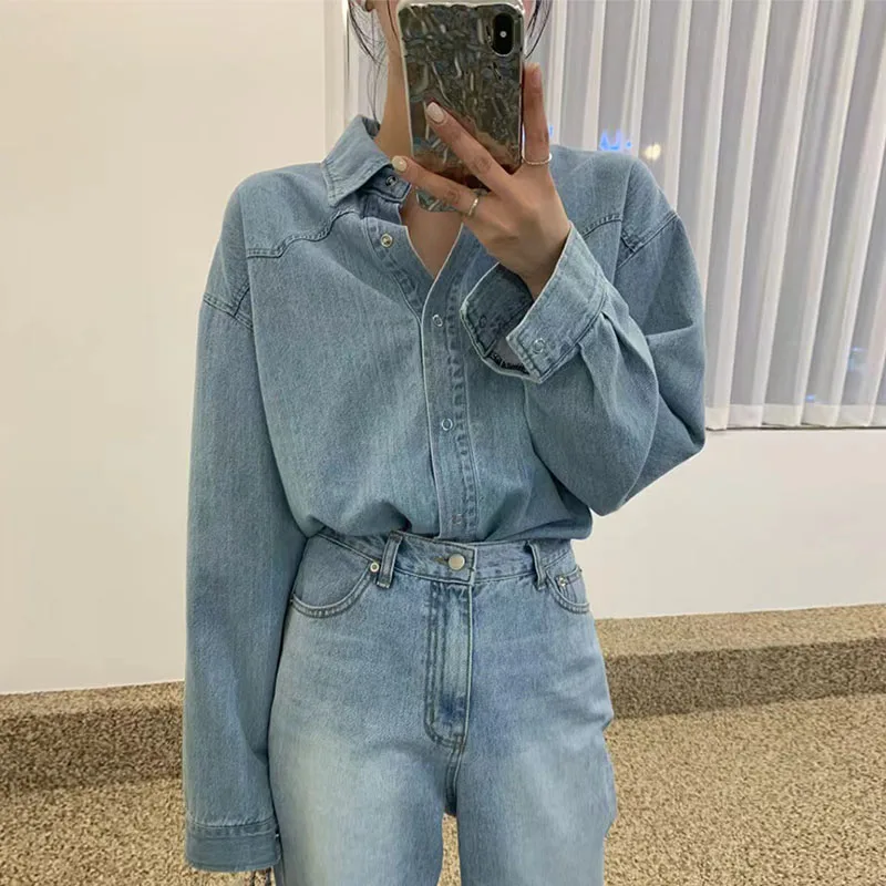 

Retro Chic Washed Blue Denim Shirt Women's Long Sleeve Turn-down Collar Single Button Design Commute Style Loose Fit Top