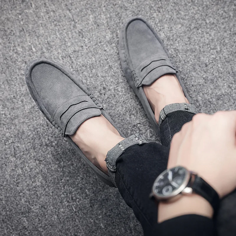 Men's 2025 suede Leather Loafers Slip-On Moccasins Round Toe Soft Sole Driving Shoes Comfortable Casual Breathable Shoes