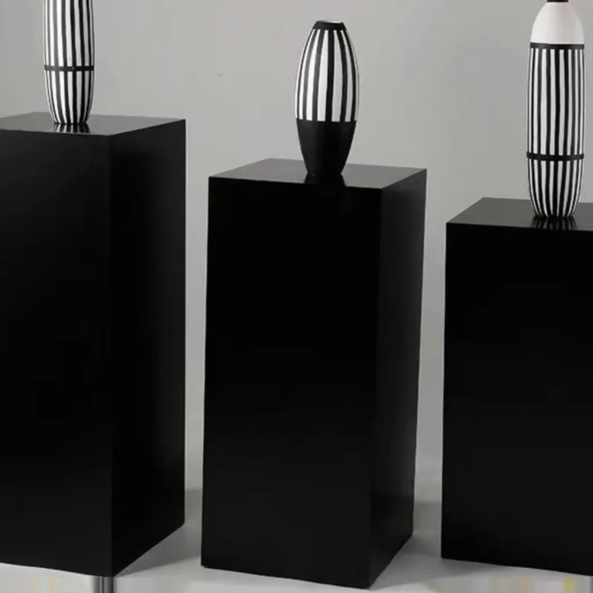 Paint booth Nakajima live broadcast display stand figure solid wood display cabinet window display rack model platform model