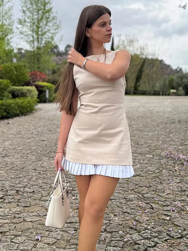 เดรสสั้นแฟชั่นฤดูร้อนสำหรับผู้หญิง ดีไซน์หลากหลาย ตกแต่งด้วยผ้าต่อกัน แต่งซิป แนวสตรีทเซ็กซี่ สีเทา คอกลม แขนกุด