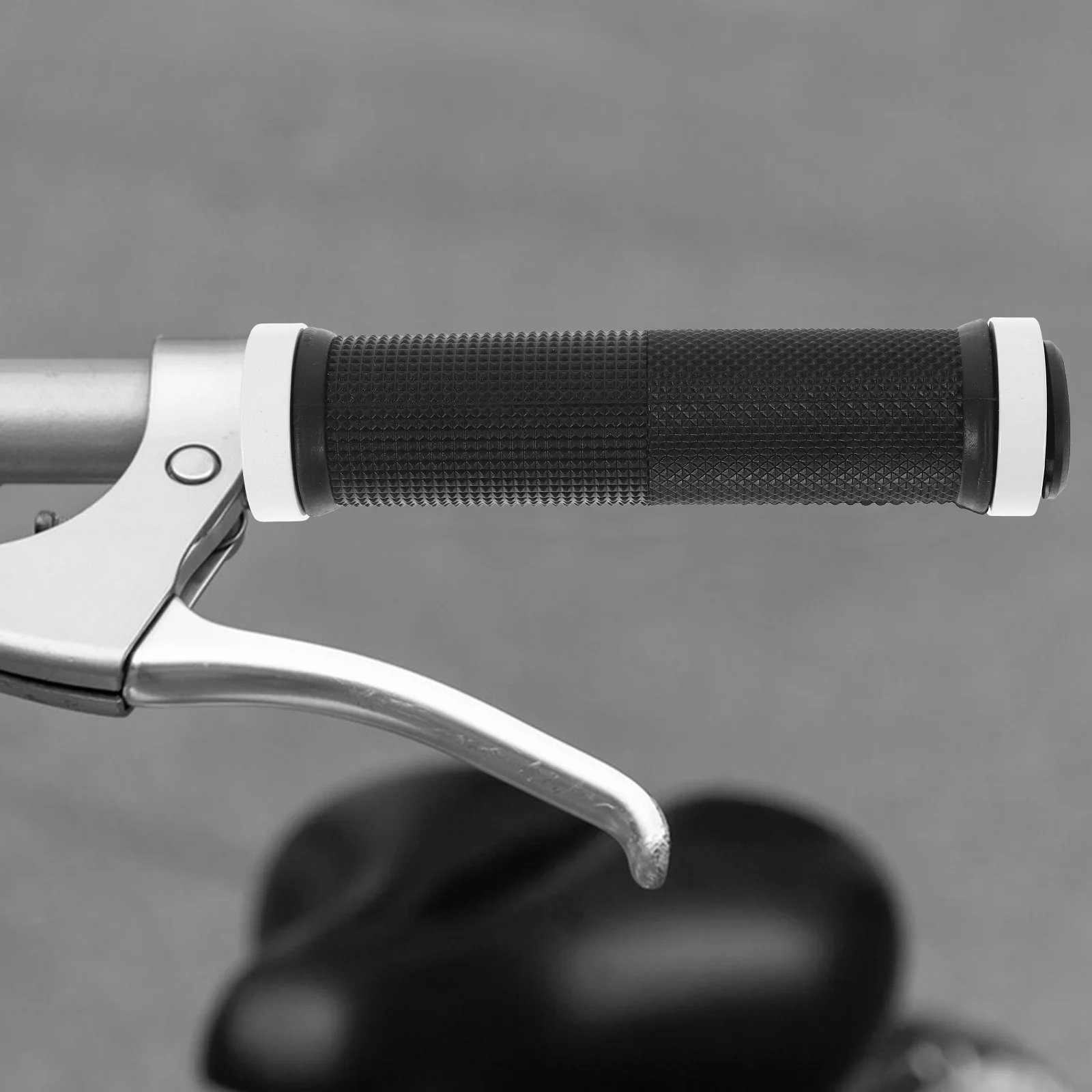 

2Pcs Mountain Bike Handlebar Grips Rubber Hand Bar End Accessories Durable Non Slip Bike Grips Handlebar Hand Grip