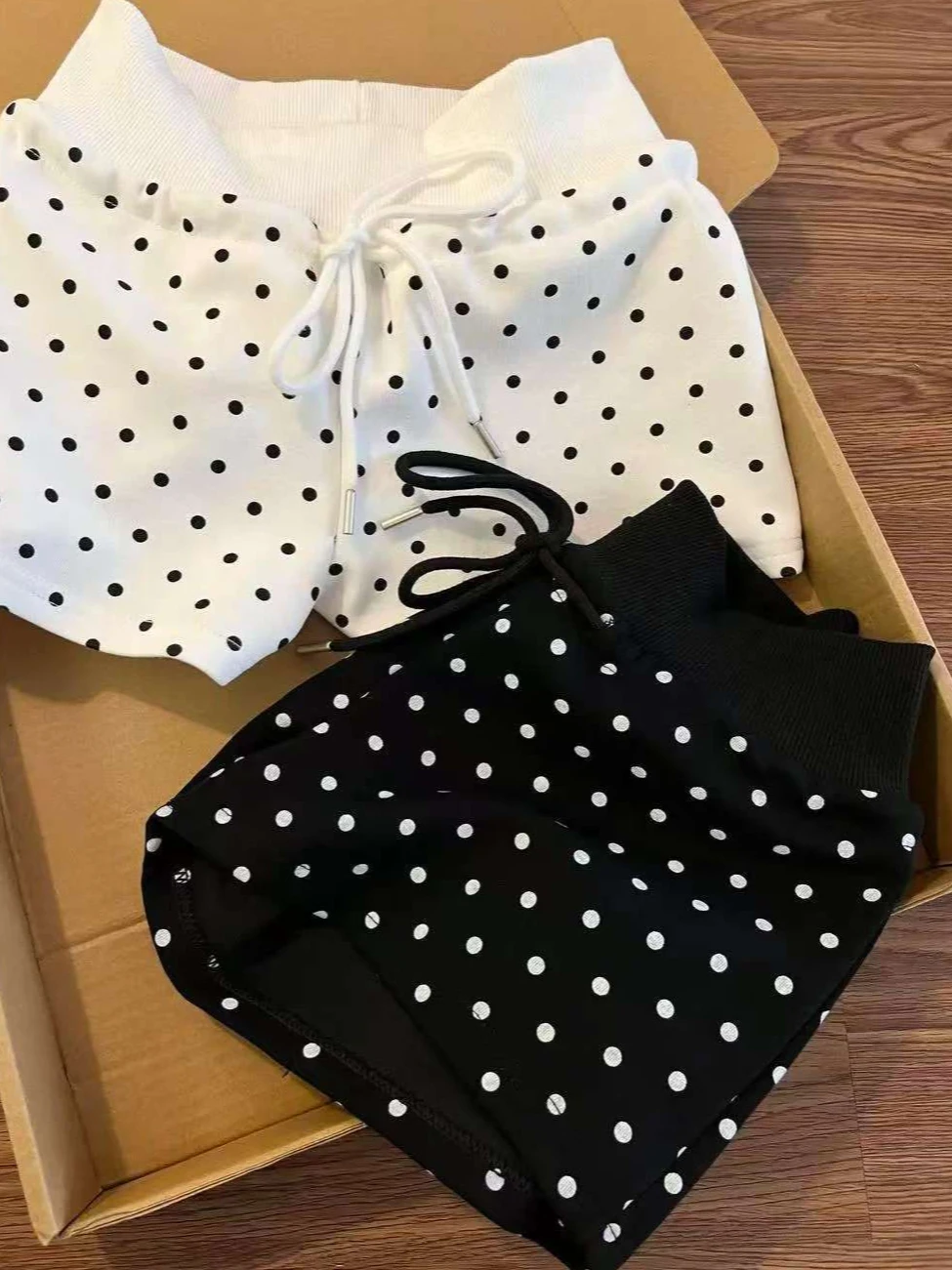 

Retro Polka Dot Sports Shorts Women's Summer 2026 Casual Pants Drawstring Pocket Slimming Hot Pants Korean Style Commute Wind
