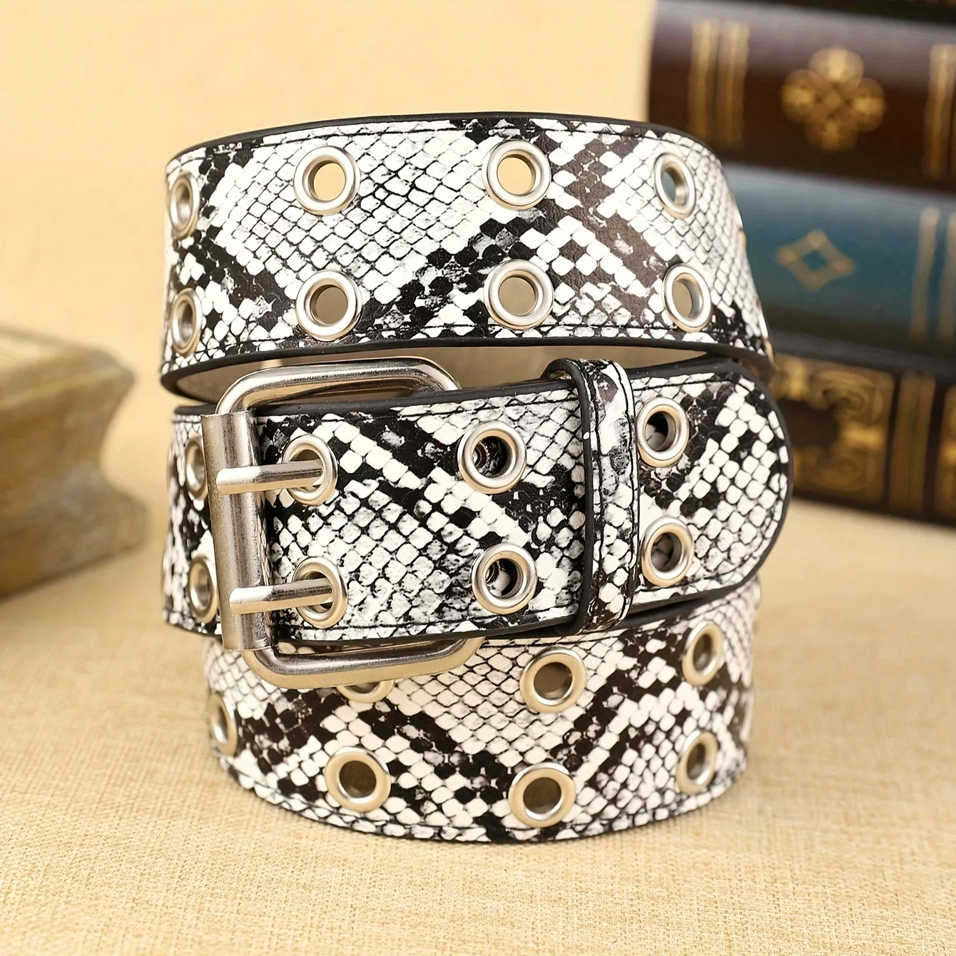 1 piece women's python pattern black and white PU waistband Bohemian style leather belt with double metal buckles, essential for