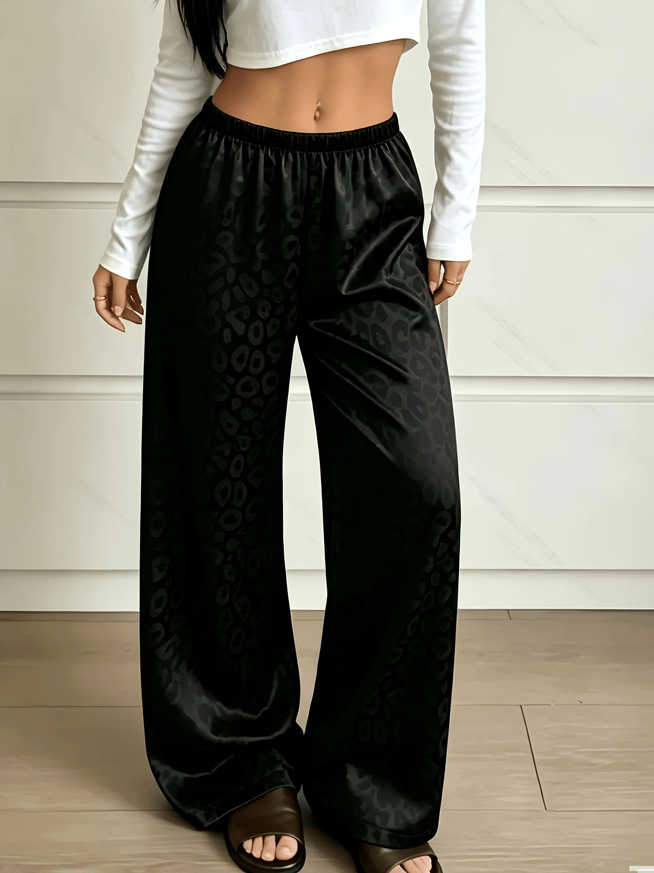 One-piece women's trousers, with subtle jacquard print, fashionable satin trousers suitable for wearing outside, soft and skin-friendly, comfortable loungewear, a romantic gift