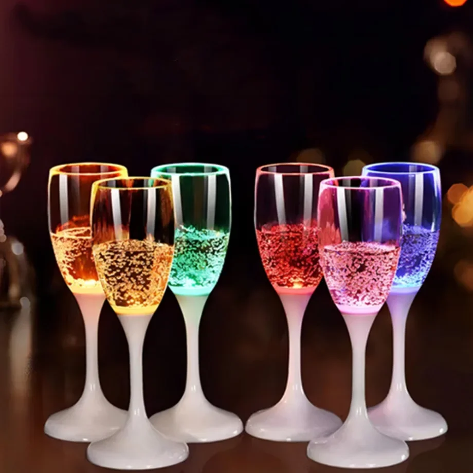 LED Cup Automatic Flashing Cups Multi-color Light Up Mugs Wine Beer Mugs Whisky Drink Cups for Party Kitchen Christmas Decor