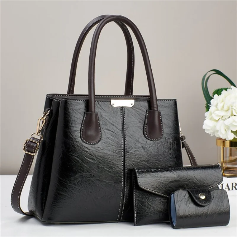 

Famous Designer Leather Women's Messenger Bag Luxury Brand Elegant Classic Elegant Accent Vintage Commuter Bag​