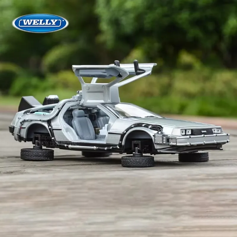 New Welly 1:24 Model Diecast Metal Alloy Car DMC-12 Delorean Back To The Future Simulation Collection Car Gifts Toy For Children