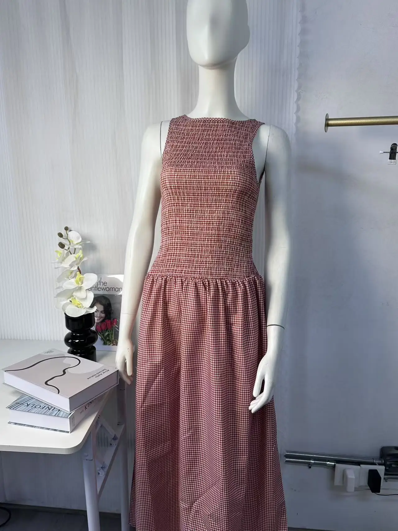 Kondala Chic Casual Plaid Vrouwen Jurken Plaid O-hals Geplooide Mouwloze Lange Trui Jurk 2025, Mode Zomer Vrouwelijke Vestido