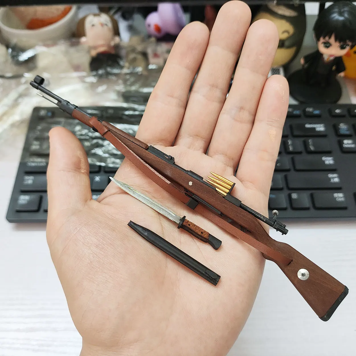1:6 Serie della Seconda Guerra Mondiale Soldato Esercito Arma 98K Modello di Pistola Giocattolo Fatta a Mano in Legno per Modello Action Figure Boy Collection