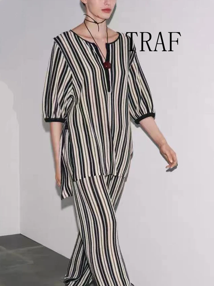 TRAF maglione a righe a maniche corte con collo rotondo semplice e temperamento casual da donna in stile europeo e americano