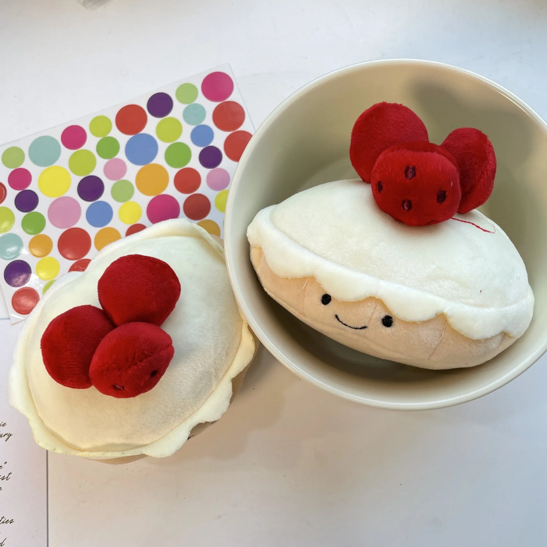 Adorável plushies bolo de morango simulado bolo de aniversário frutas muffin forma brinquedos de pelúcia decoração de aniversário presentes para criança