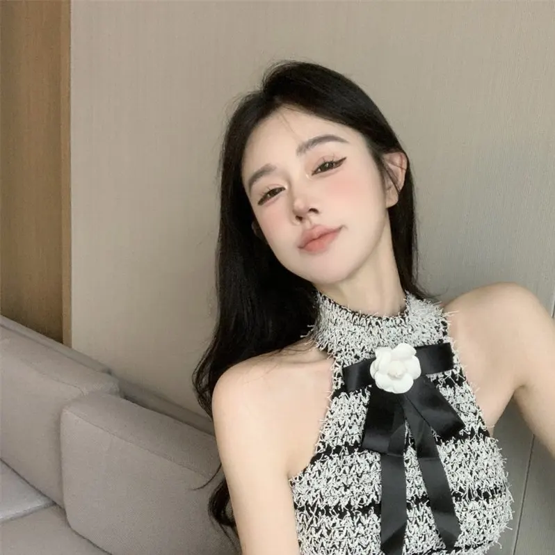 Autumn Winter Tea Rose Pin Design Thick Tweed Neck Hanging Vest Small Fragrance Style Women's Fashion Polyester Fiber Vest