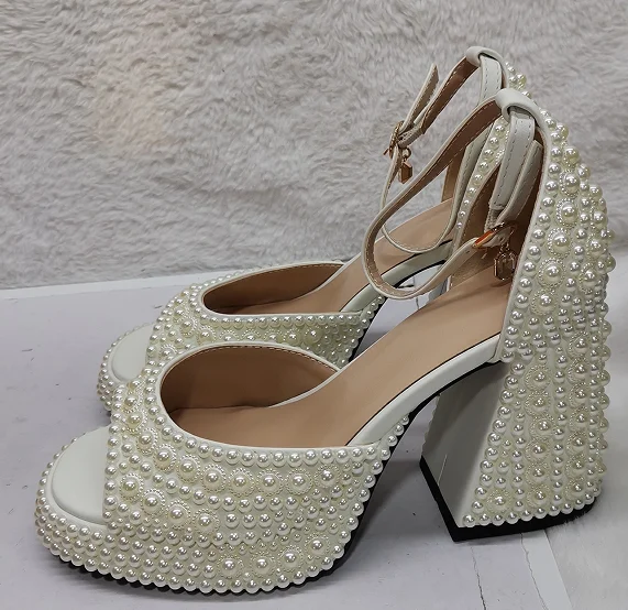 

Fashion Pearl Decor Chunky Heel Lady Sandals String Beads Crystal Woman Platform Sandals Wedding Shoes Large Size Dress Shoes