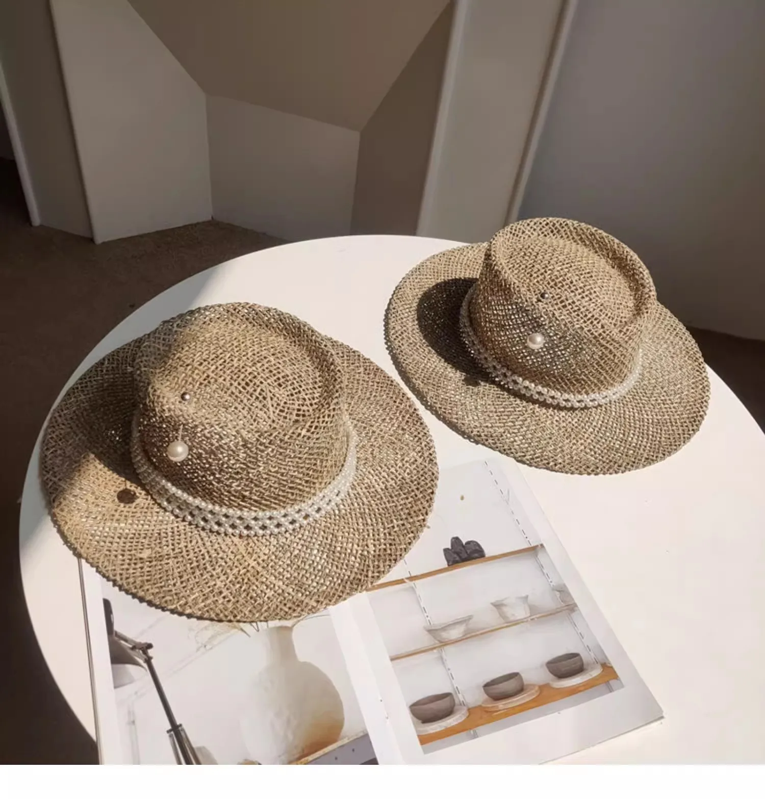 Verão palha chapéu com pérola pin para as mulheres, pára-sol à beira-mar, ranhura oca plana top