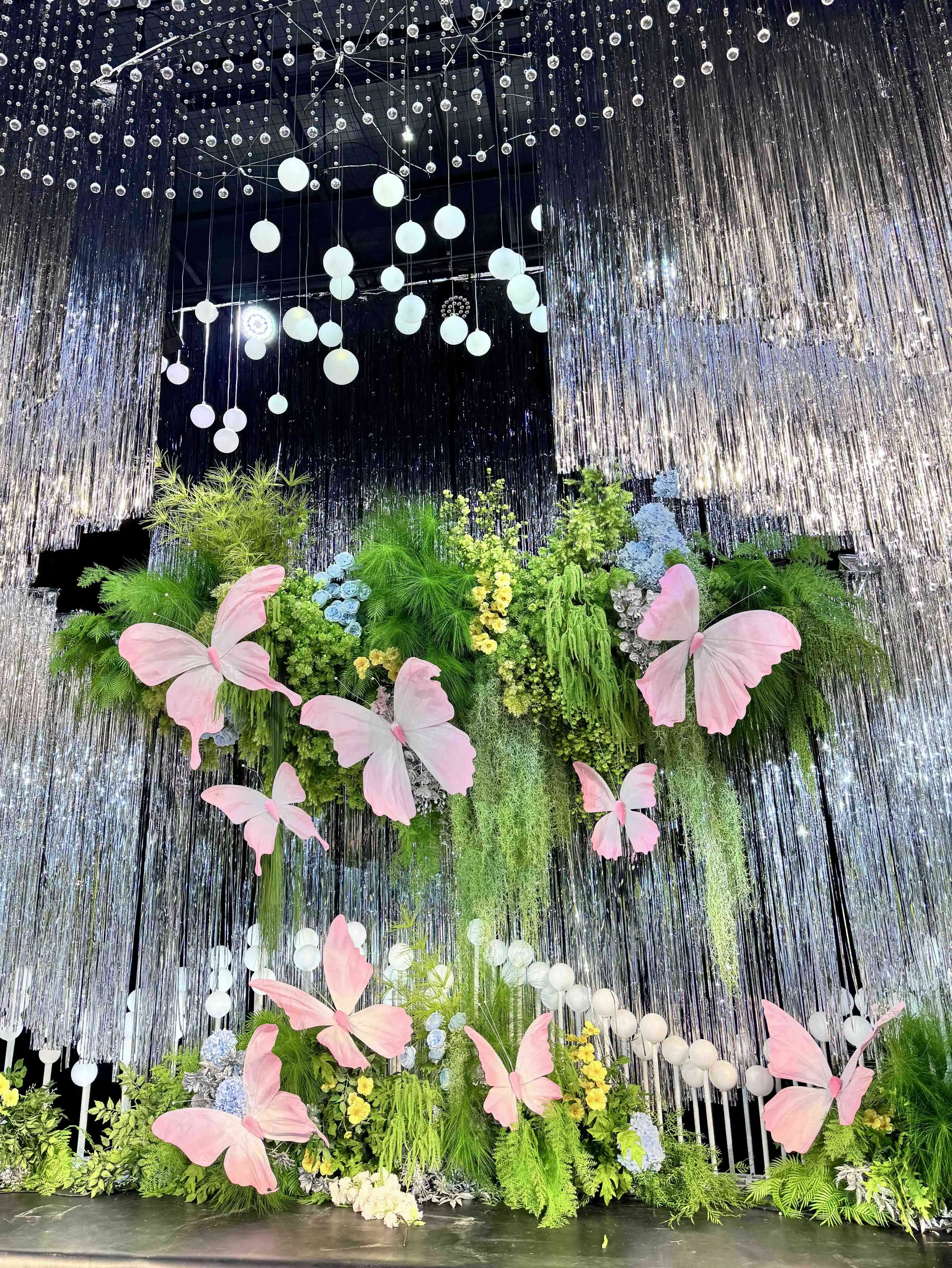 New three-dimensional paper art butterfly handmade simulation colorful butterfly wedding stage background decoration window