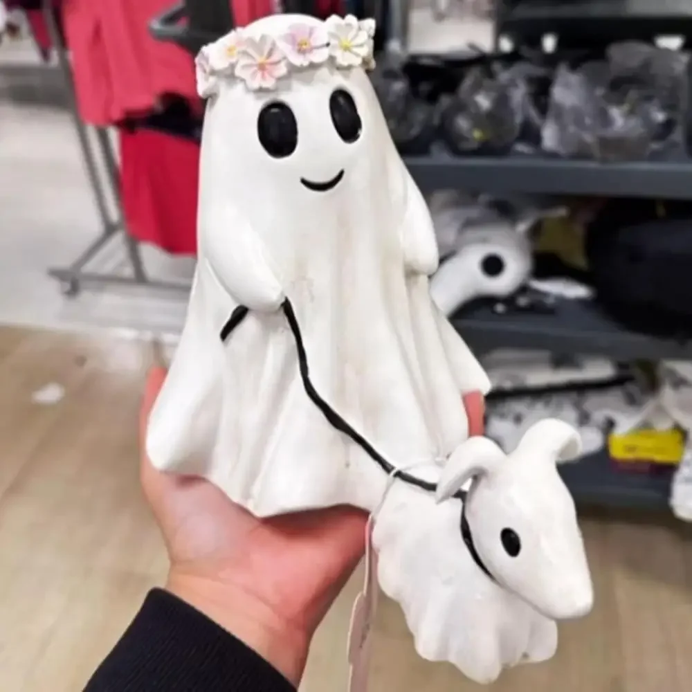 Dekoracja na Halloween Ghost Walking Dog Statue Ciekawe ozdoby z żywicy Kreatywna dekoracja domu Prezenty świąteczne na urodziny