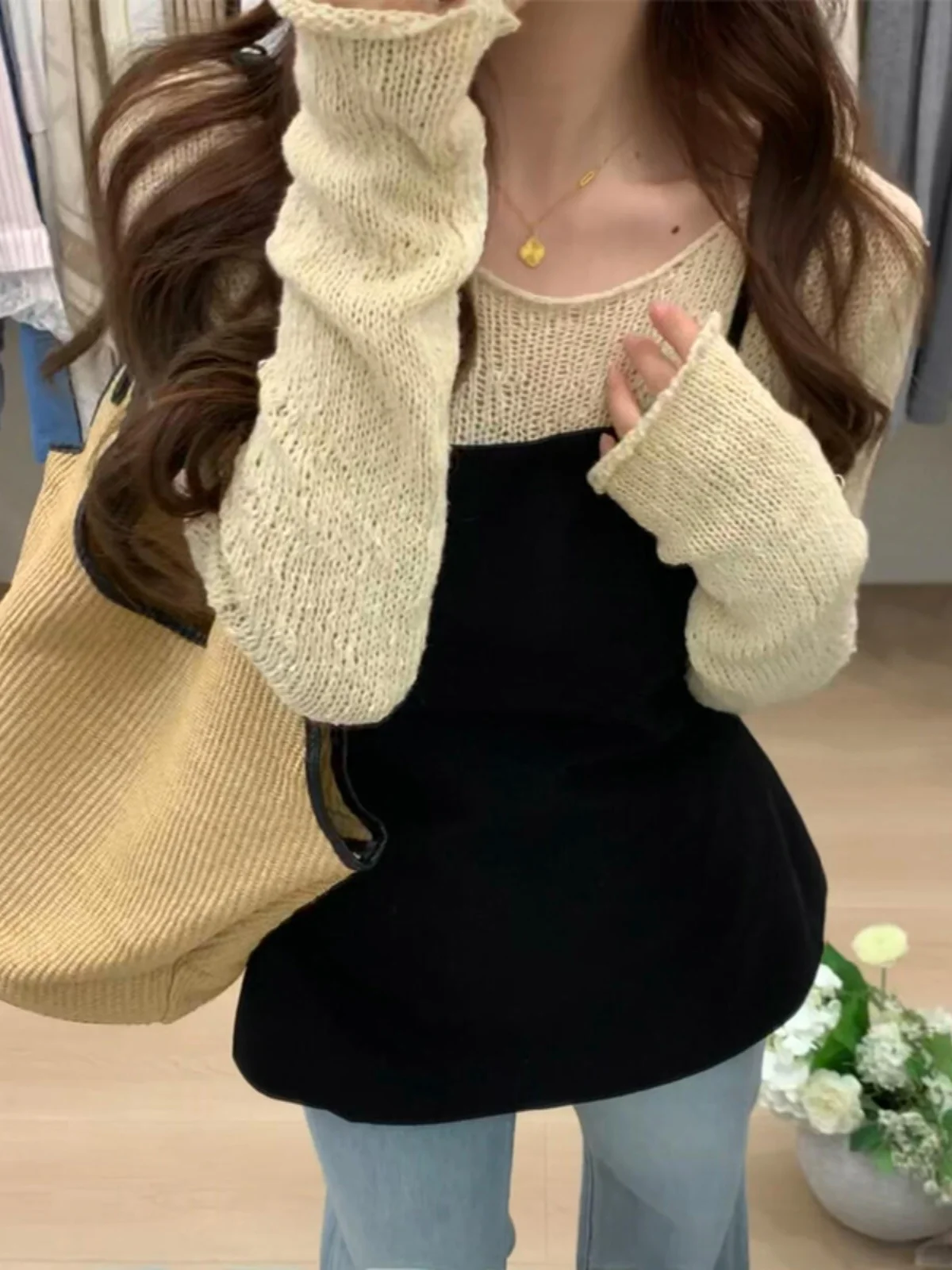 

Chic Korean Sle Women's Long Sve Knitted Top Hollow out round Ne Gentle Faion Early Autumn Trendy Unique Design