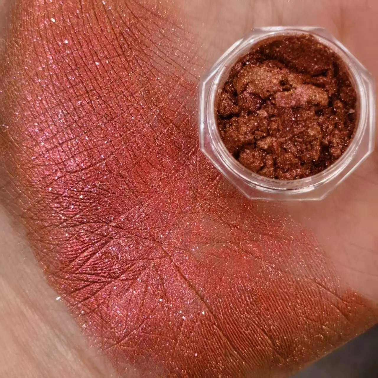 Aufhellender Glitzer, hochglänzender Körperglitzer, Augenglitter, geeignet für Frauen, Feiertagszubehör